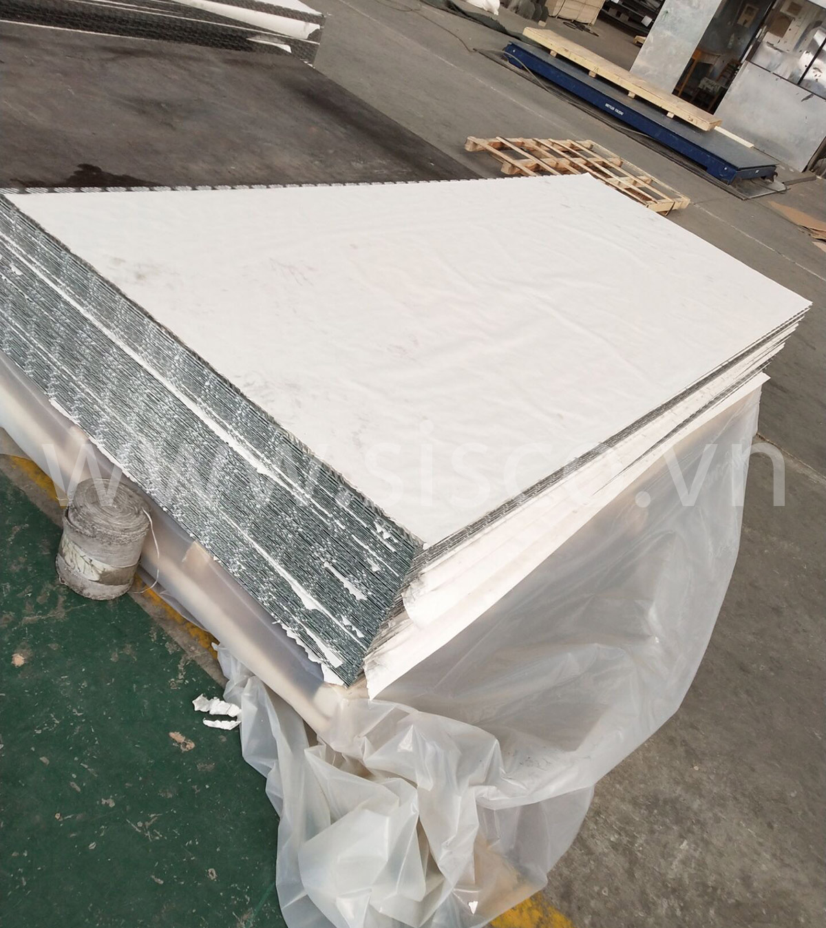 nhom_gan_chong_truot-1 nhom_gan_chong_truot_hn_1